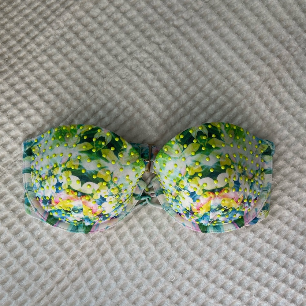 Strapless bikini top